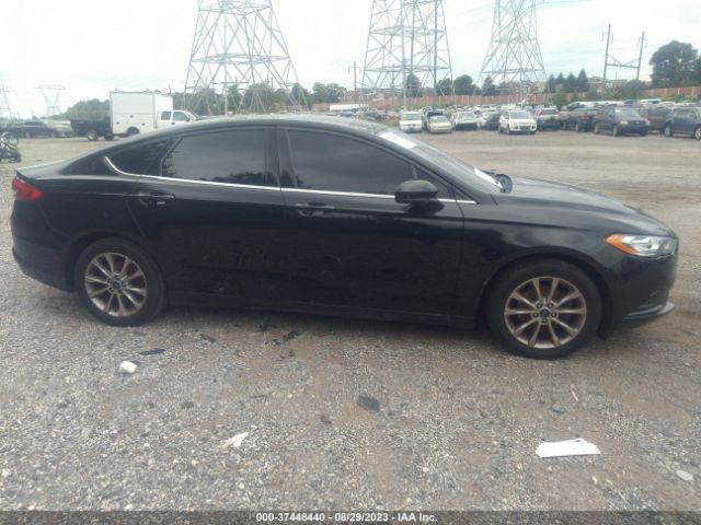 3FA6P0HD4HR268984 Ford FUSION SE