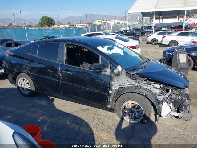 Toyota Prius Two 2016 JTDKBRFU3G3008457 Image 14
