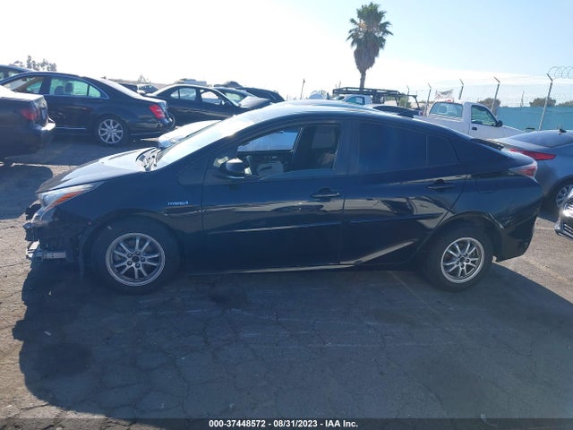 Toyota Prius Two 2016 JTDKBRFU3G3008457 Image 15