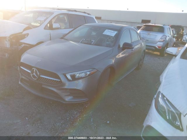 WDD3G4EB0KW001519 Mercedes-Benz A-class A 220