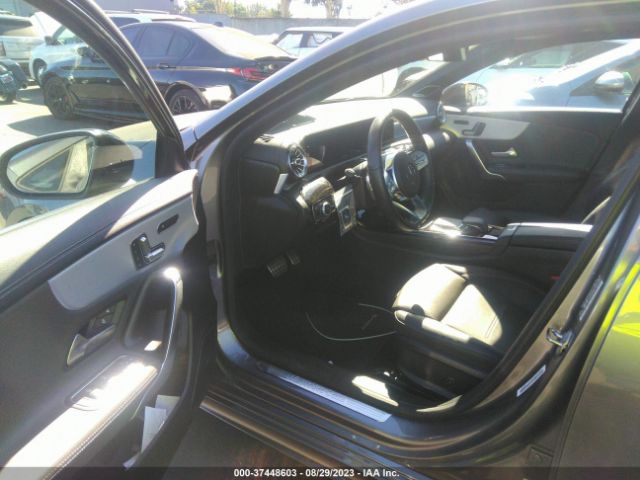 WDD3G4EB0KW001519 Mercedes-Benz A-class A 220