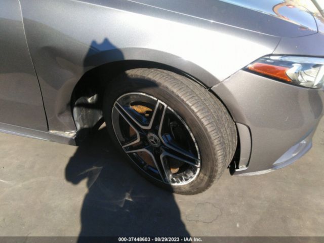WDD3G4EB0KW001519 Mercedes-Benz A-class A 220