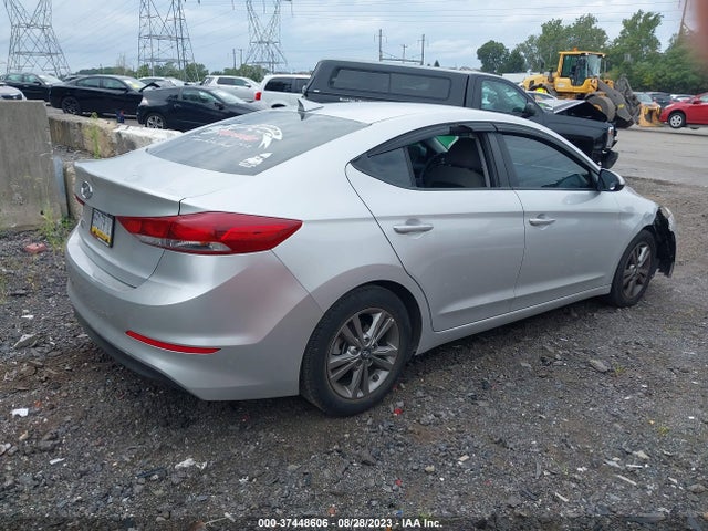Hyundai ELANTRA SEL 2018 5NPD84LF3JH222330 Image 10