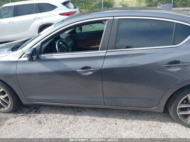 19UDE2F7XKA002257 Acura Ilx Pkg