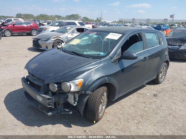 Chevrolet Sonic Lt Auto 2015 1G1JC6SG9F4209384 Image 2