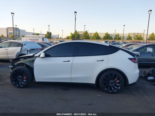 7SAYGDEF7NF394580 Tesla Model Y Performance