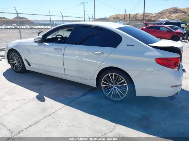 WBAJA9C57JB033481 BMW 5 Series 530e Iperformance