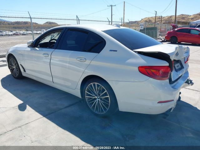 WBAJA9C57JB033481 BMW 5 Series 530e Iperformance