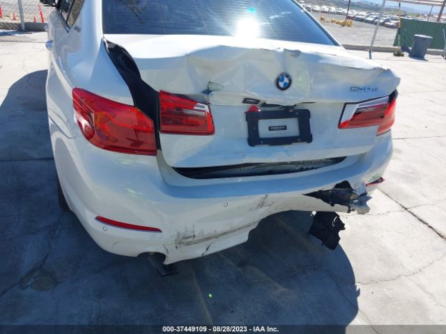 WBAJA9C57JB033481 BMW 5 Series 530e Iperformance