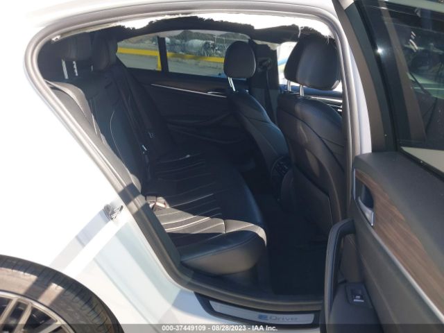 WBAJA9C57JB033481 BMW 5 Series 530e Iperformance