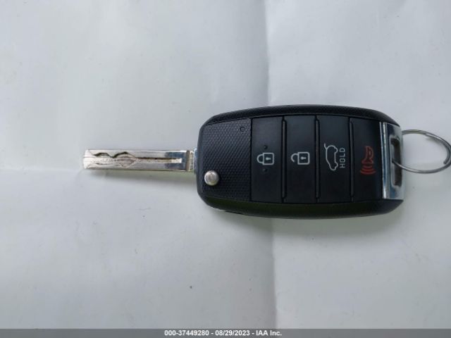 KNDPMCAC2J7449623 KIA Sportage Lx