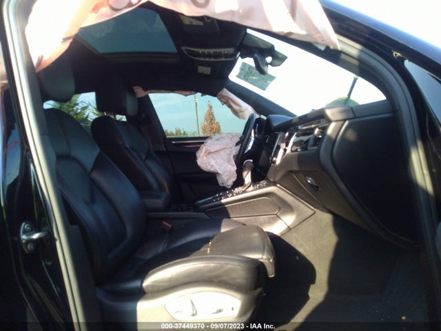 2018 PORSCHE MACAN WP1AA2A57JLB03017 Photo 4
