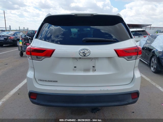 2018 TOYOTA HIGHLANDER LE VIN: 5TDZARFH8JS037723
