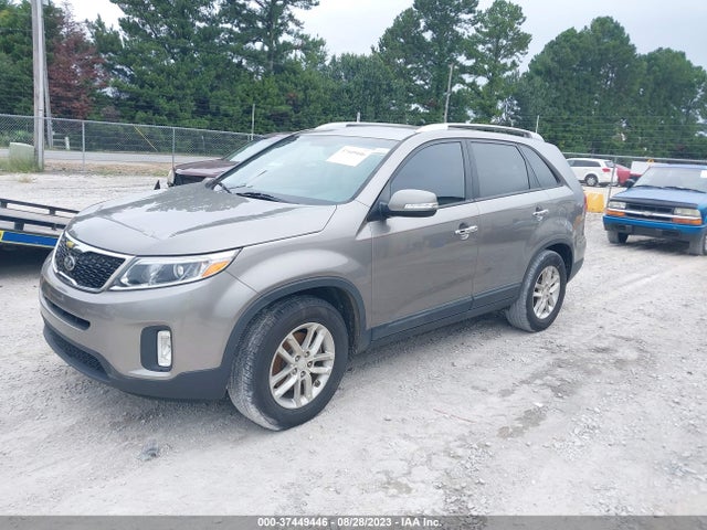KIA SORENTO LX 2015 5XYKT3A64FG662106 Image 2