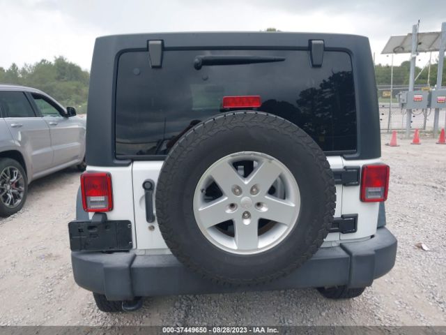 1C4BJWDG3JL889327 Jeep Wrangler Jk Unlimited Sport S