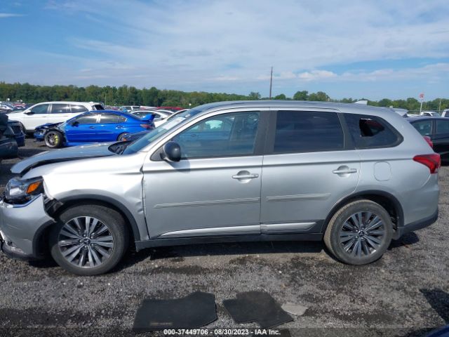 JA4AD2A31LZ045245 Mitsubishi Outlander Es