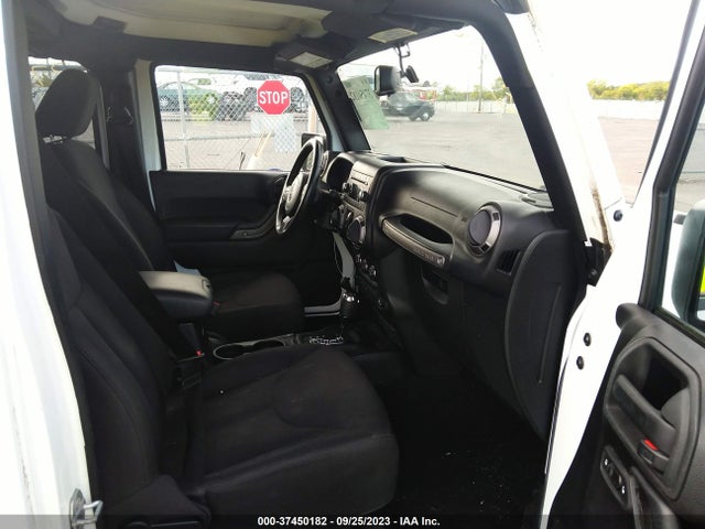 2015 JEEP WRANGLER UNLIMITED SPORT VIN: 1C4BJWDG7FL583268