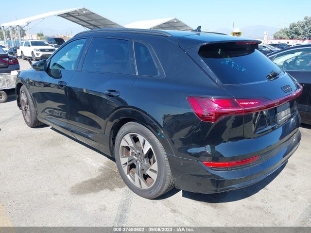 WA1AAAGE9NB027227 Audi E-tron Premium