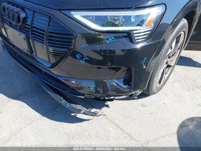 WA1AAAGE9NB027227 Audi E-tron Premium