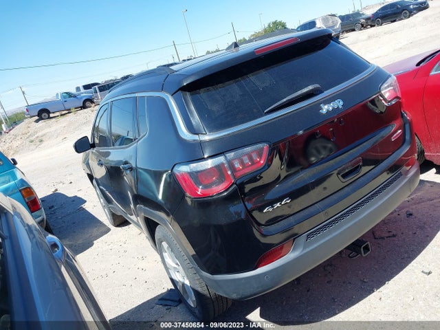 Jeep Compass Latitude 2018 3C4NJDBB9JT359764 Image 3
