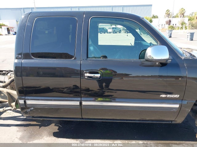 2002 CHEVROLET SILVERADO 1500 LS VIN: 2GCEC19T621162223