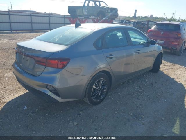 3KPF24AD4NE435244 KIA Forte Lxs