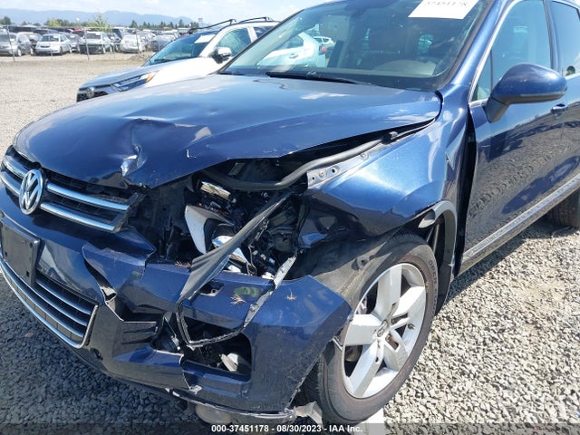 WVGEP9BP4ED008890 Volkswagen Touareg Lux