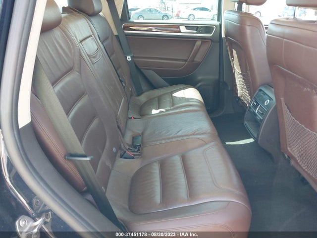 WVGEP9BP4ED008890 Volkswagen Touareg Lux