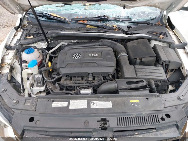 1VWAT7A31FC113179 Volkswagen Passat 1.8t Limited Edition