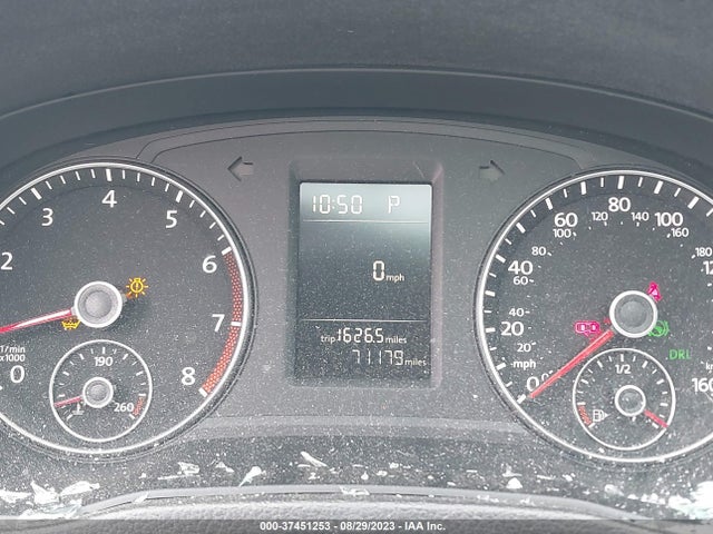 1VWAT7A31FC113179 Volkswagen Passat 1.8t Limited Edition