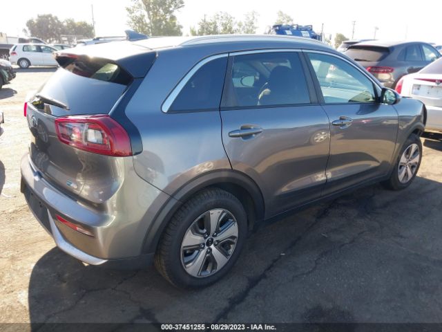 KNDCB3LC7J5158029 KIA NIRO LX