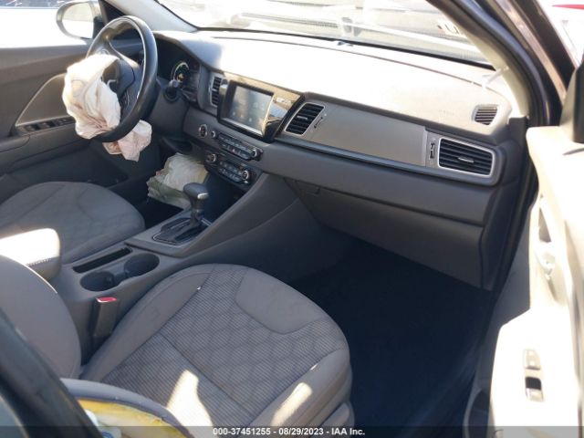 KNDCB3LC7J5158029 KIA NIRO LX