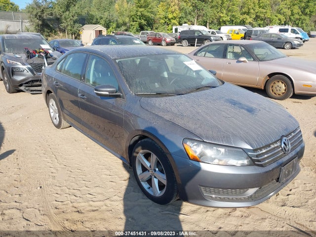 2013 VOLKSWAGEN PASSAT S VIN: 1VWAP7A3XDC033803