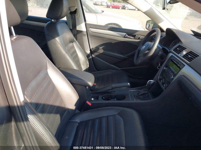 2013 VOLKSWAGEN PASSAT S VIN: 1VWAP7A3XDC033803