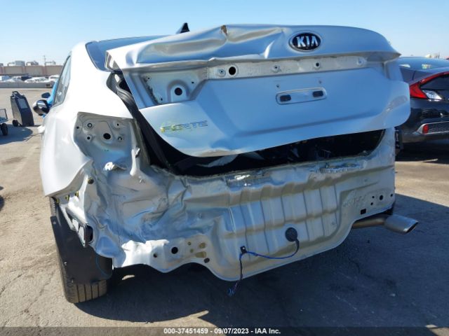 3KPF24AD3ME316664 KIA Forte Lxs