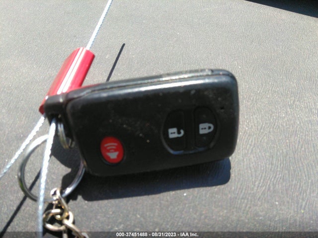 Toyota Prius Four 2015 JTDKN3DU0F1895159 Image 3