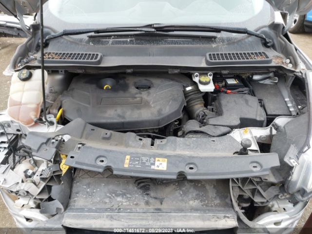 1FMCU9G9XGUC68238 Ford ESCAPE SE