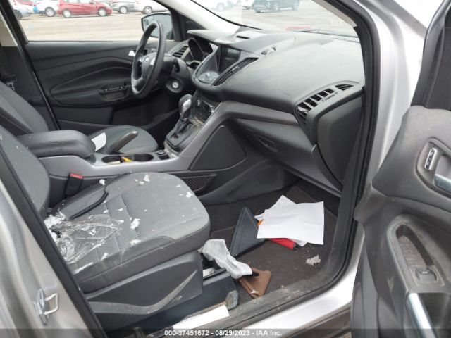 1FMCU9G9XGUC68238 Ford ESCAPE SE
