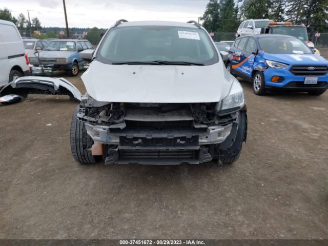 1FMCU9G9XGUC68238 Ford ESCAPE SE