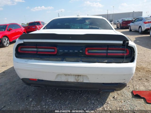 2C3CDZAG8GH202421 Dodge Challenger Sxt