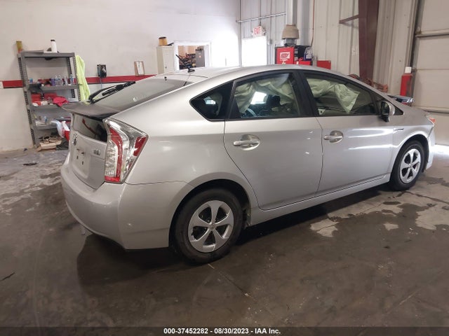 Toyota Prius Four 2015 JTDKN3DU6F0463617 Image 4