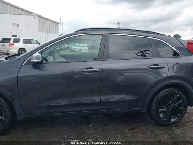 KNDCC3LC5J5148922 KIA NIRO EX