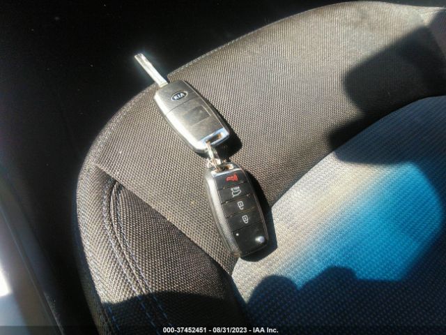 KNDPB3AC0F7700023 KIA Sportage Lx