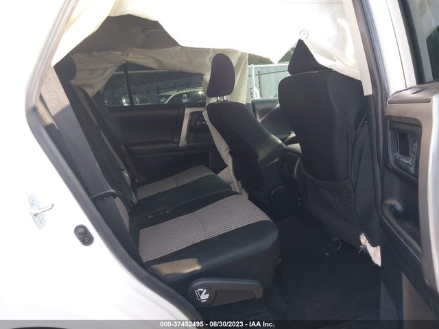 Toyota 4RUNNER SR5 2017 JTEBU5JR8H5420283 Image 8