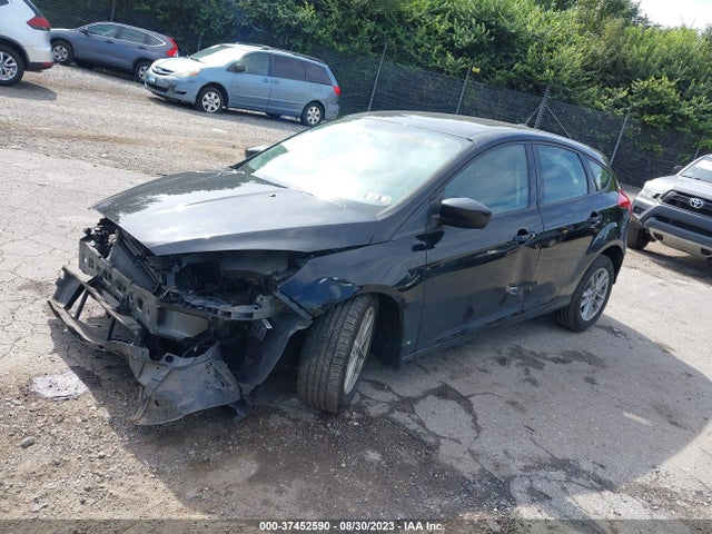 Ford FOCUS SE 2018 1FADP3K28JL299658 Image 2