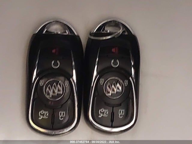1G4ZP5SS0HU178215 Buick Lacrosse Essence