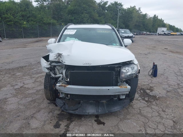 1C4NJDEB4ED884724 Jeep Compass Latitude