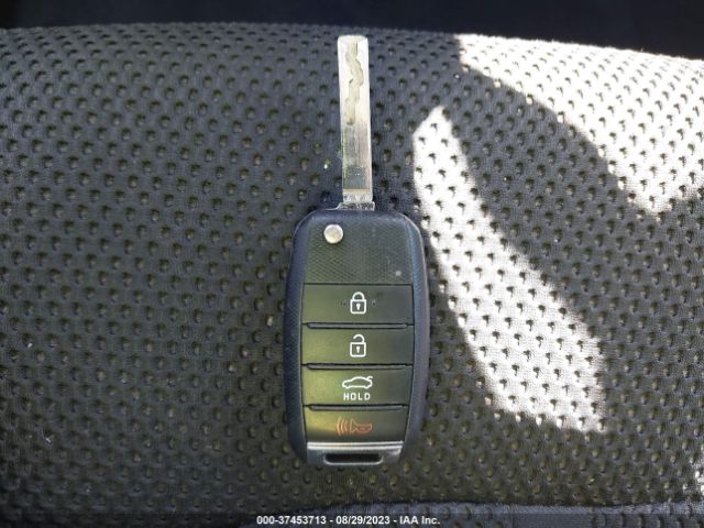 5XXGT4L38KG339352 KIA Optima Lx