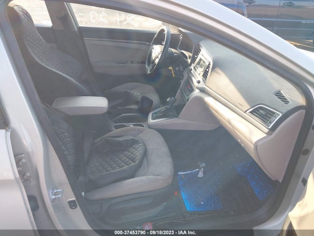 Hyundai ELANTRA SE 2017 KMHD74LFXHU085451 Image 5