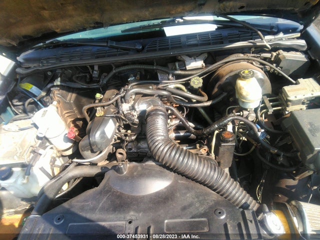 2001 CHEVROLET S-10 LS VIN: 1GCCS195218121336